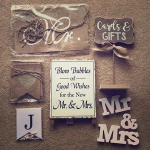 Rustic wedding decor